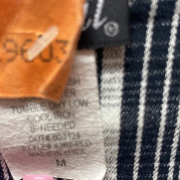 🖤 WET SEAL 🖤 - Picture 3 of 5